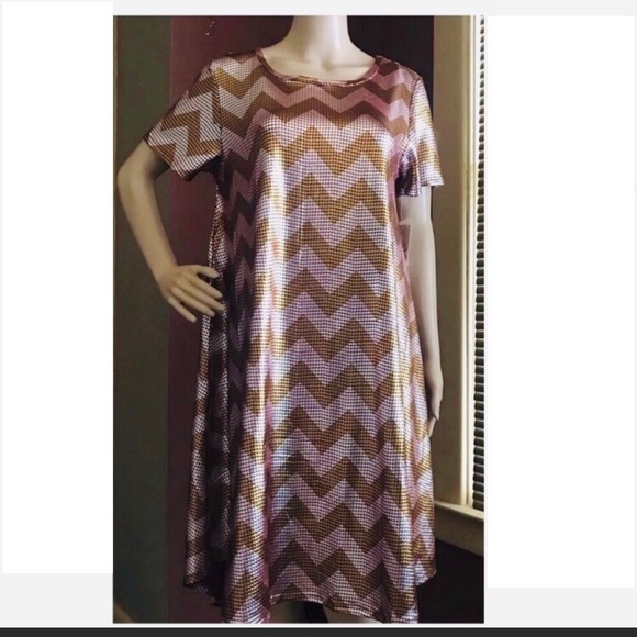 LuLaroe Hi-Lo Holiday Carly Knit Dress Size Medium - Picture 1 of 8